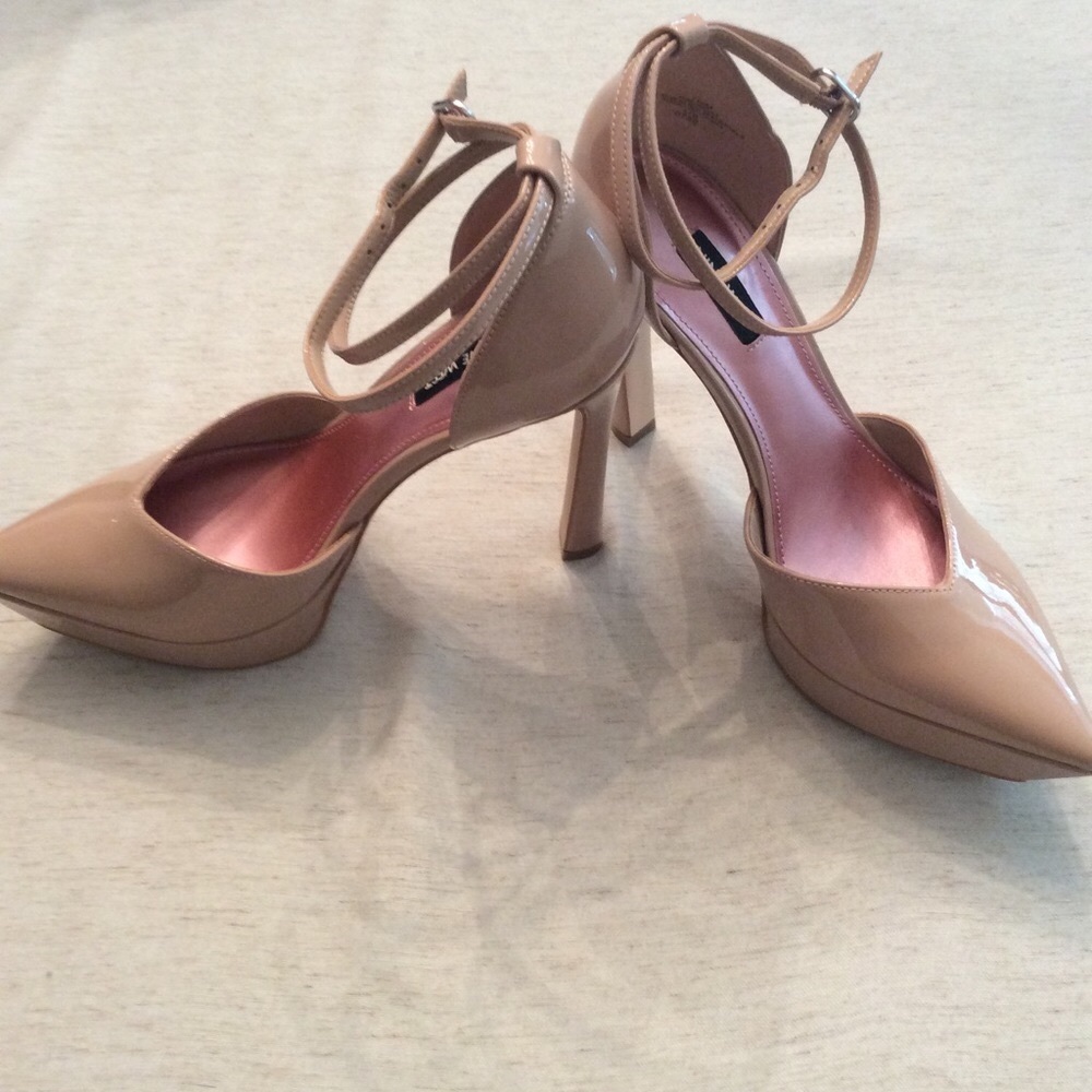 Nine West Linda platform shoes. New in Box